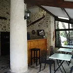 De Valaurie