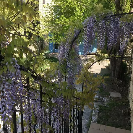 De Отель Valaurie