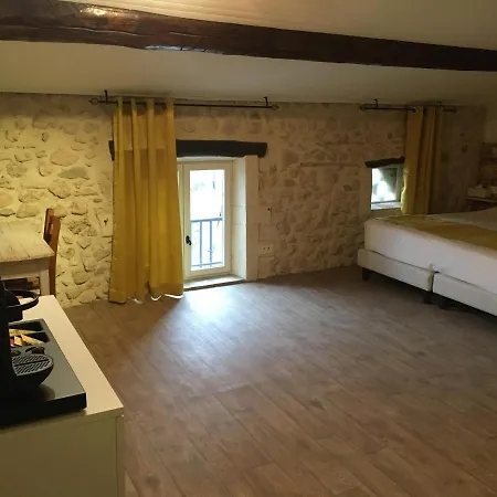 Hotel Logis De Valaurie
