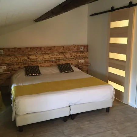De 3* Valaurie